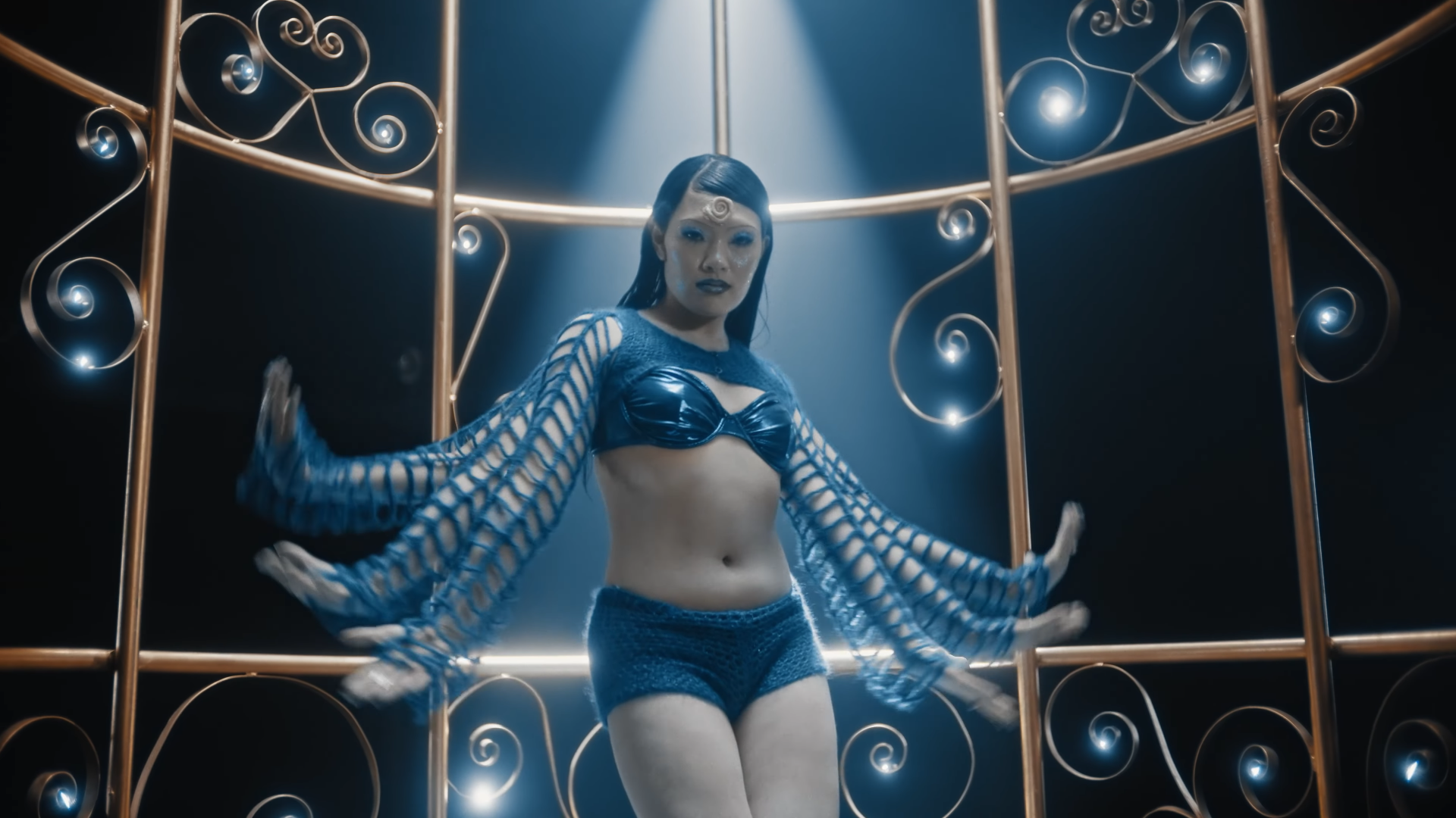 I’MMORTAL and biskuwi Team Up for Mesmerizing Remix and Video